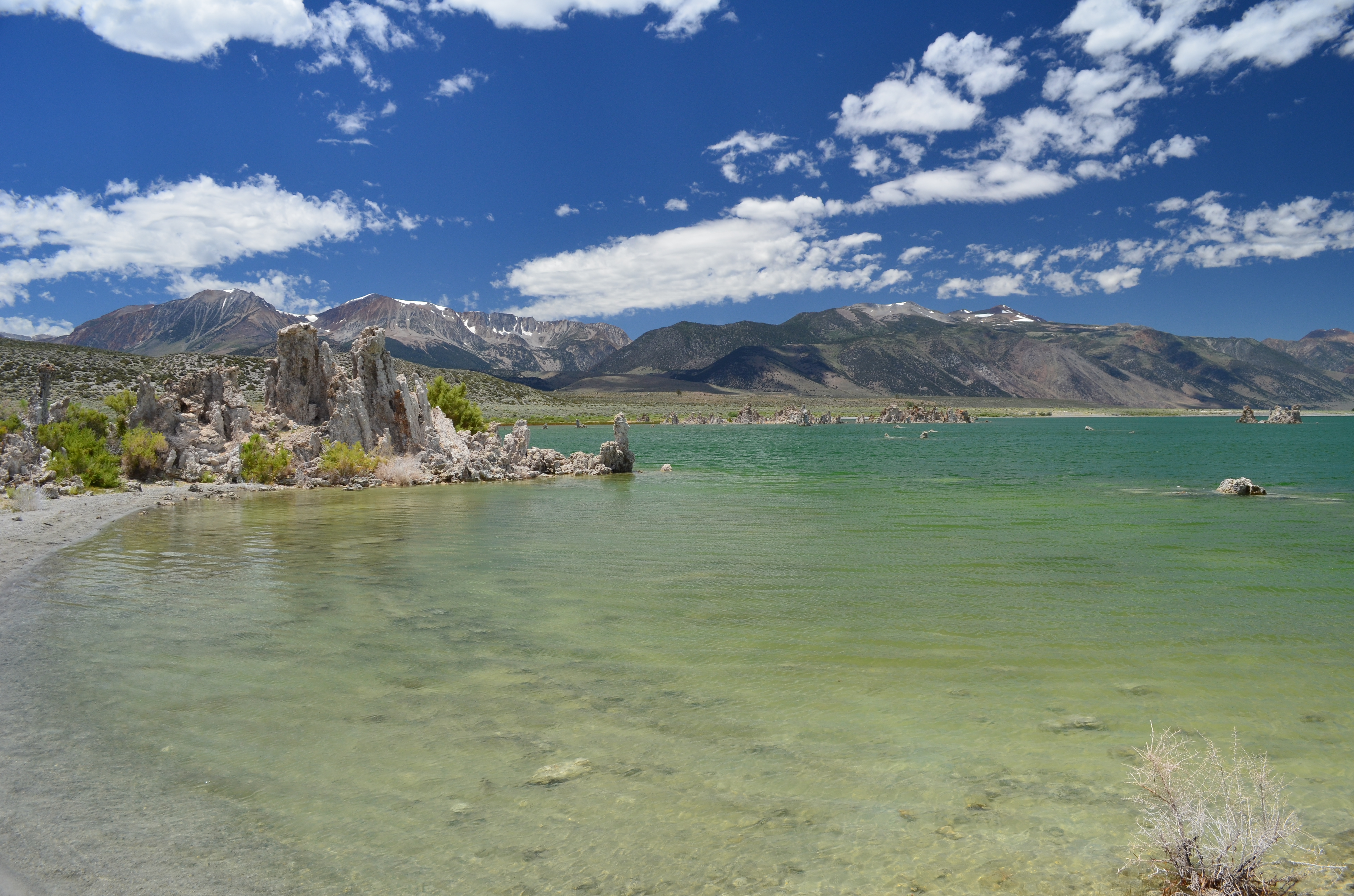 You are currently viewing California Highway 395 and Mono Lake
